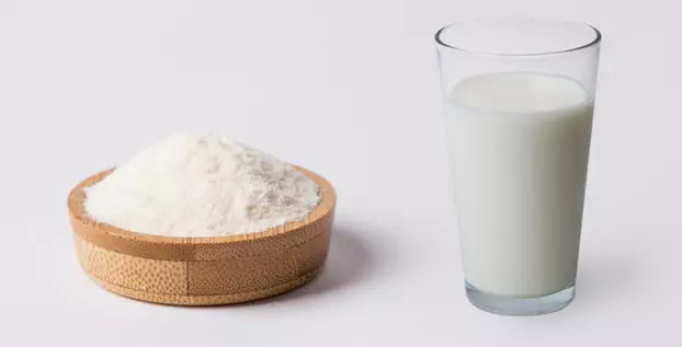 Cara Menyeduh Susu Bubuk yang Salah 2 Menyeduh Susu Bubuk
